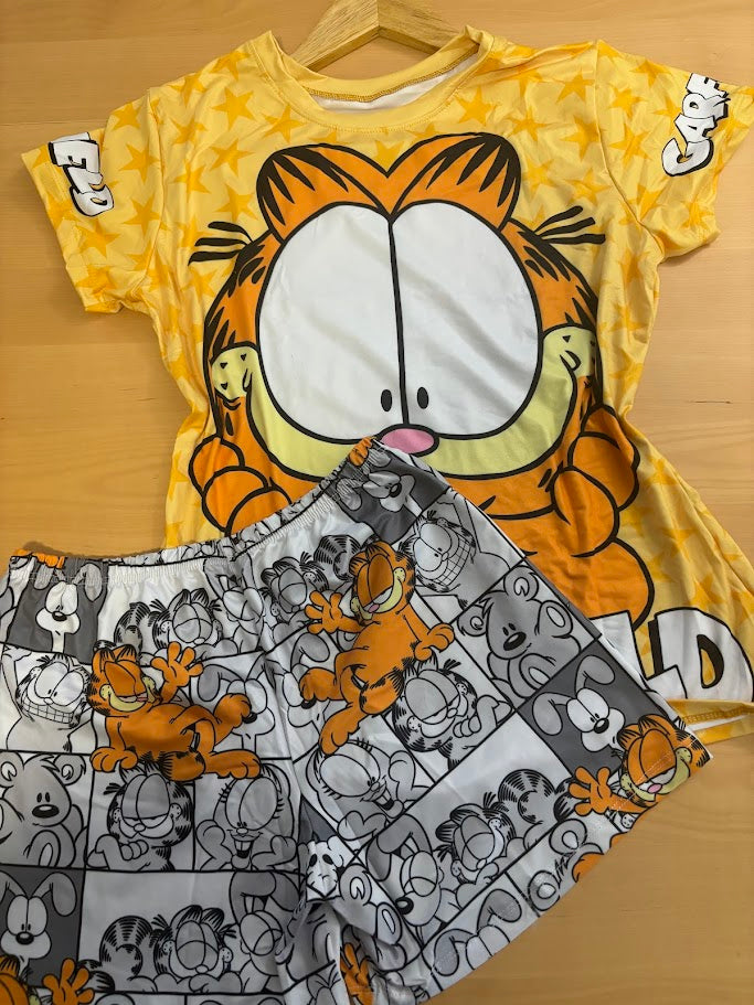 Fitted Garfield Pijama Set